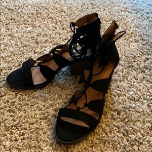 Black Healed Sandals
